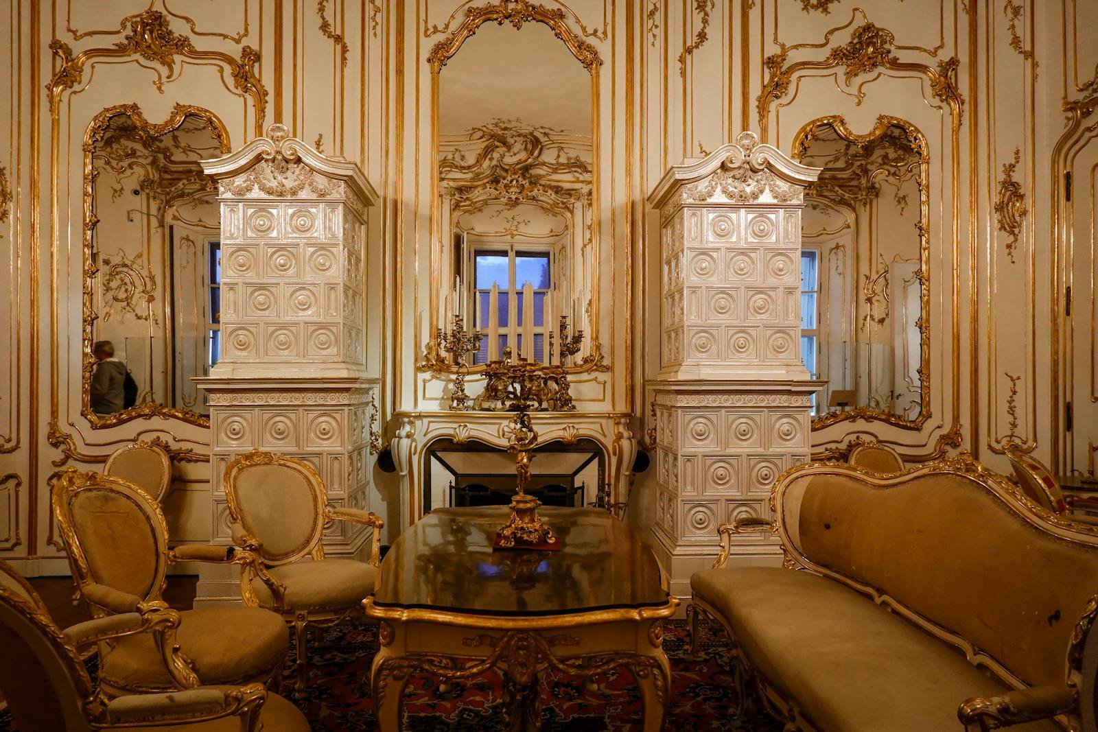 Collectie Palazzo — weelderig interieur met ornamentele plinten